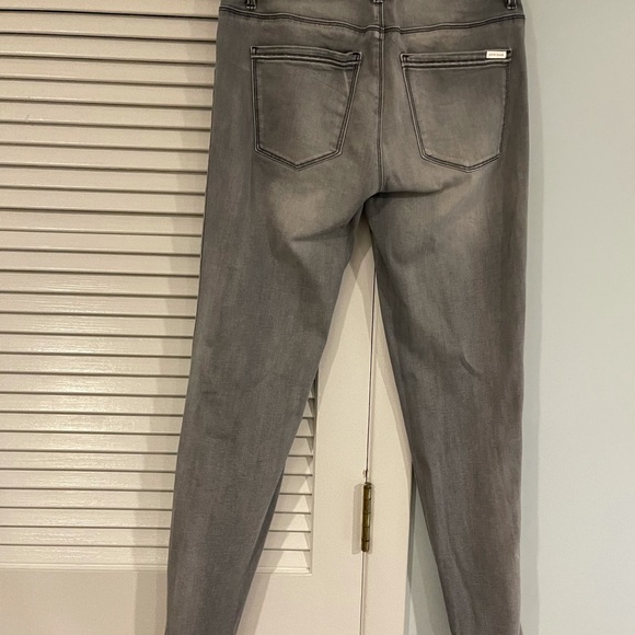 White House Black Market Size 2 - Picture 3 of 4